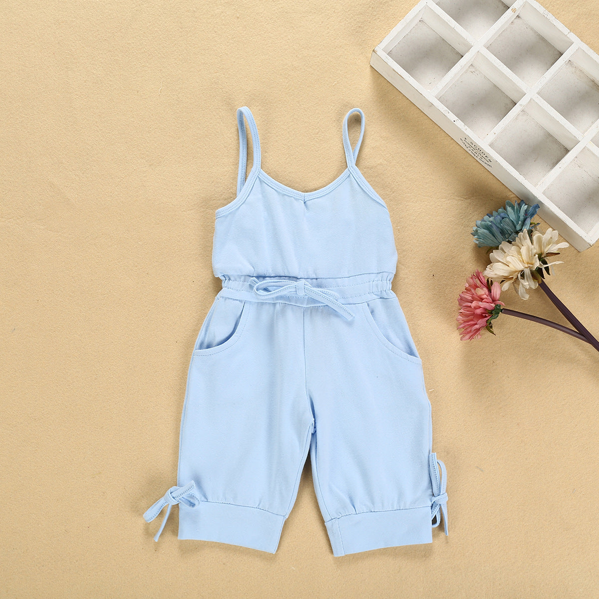 Sleeveless casual pants
