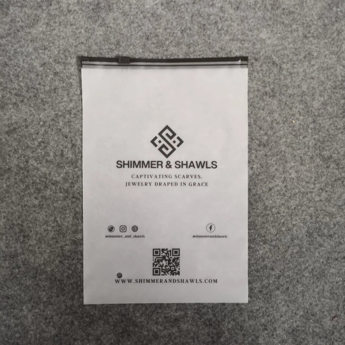 Biodegradable and environmentally friendly custom printed plastic packaging, frosted zipper bags, clothing packaging bags