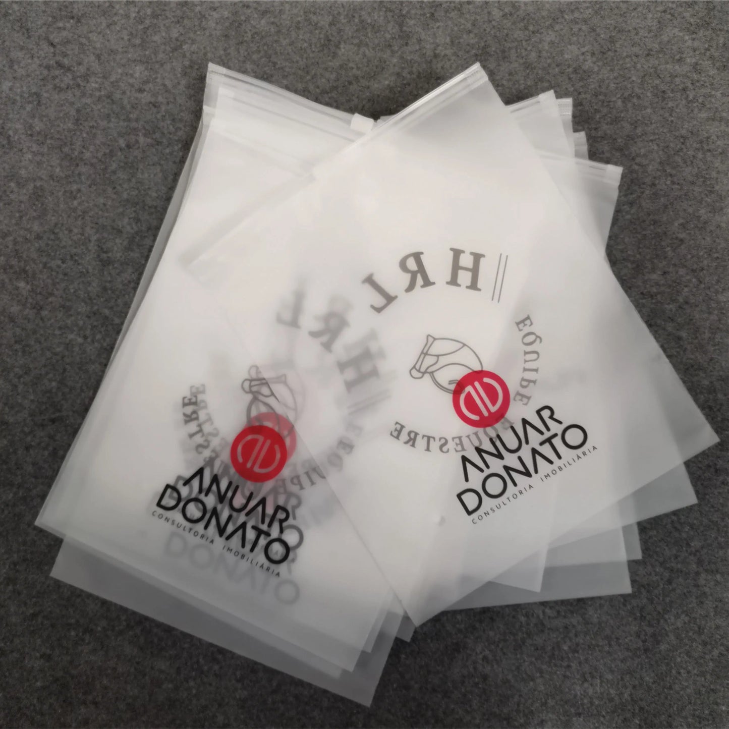 Biodegradable and environmentally friendly custom printed plastic packaging, frosted zipper bags, clothing packaging bags