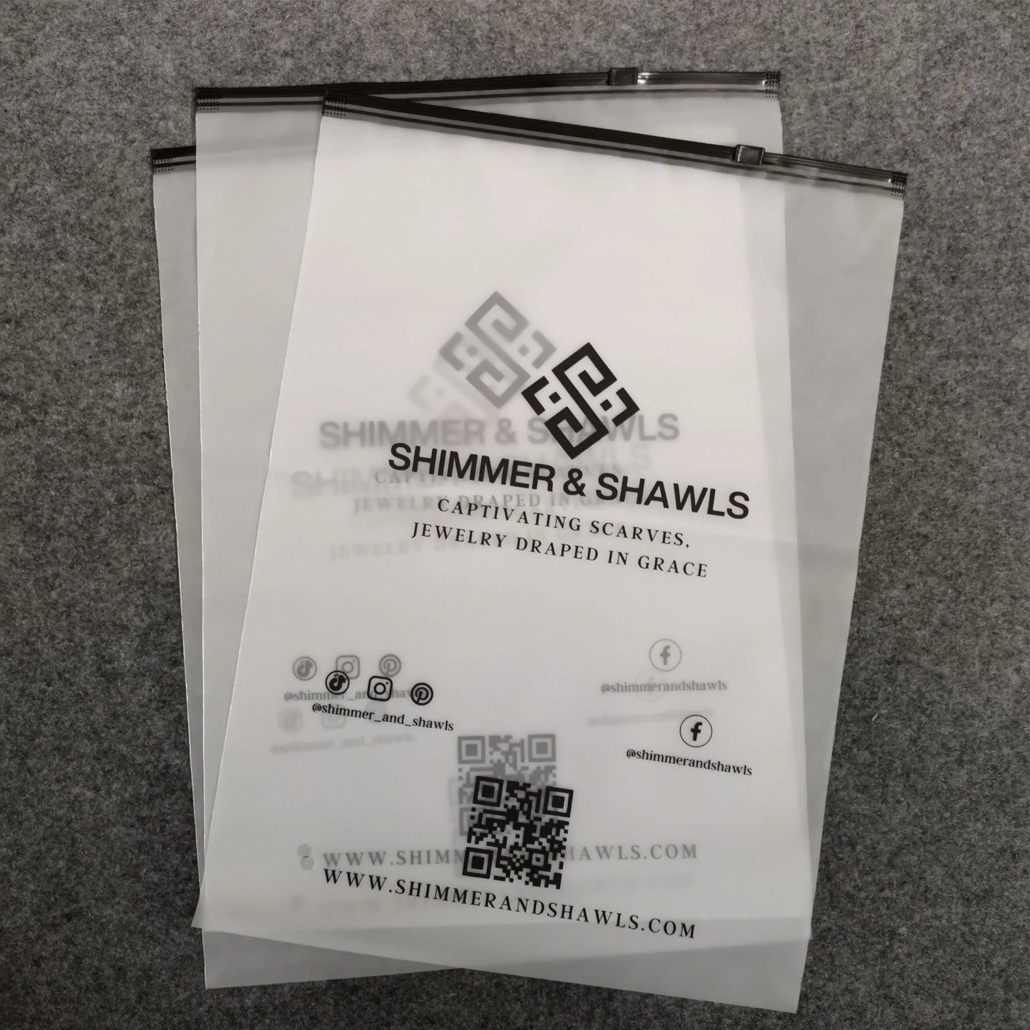 Biodegradable and environmentally friendly custom printed plastic packaging, frosted zipper bags, clothing packaging bags